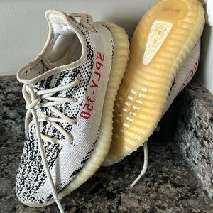 Yeezy Zebra size US 7